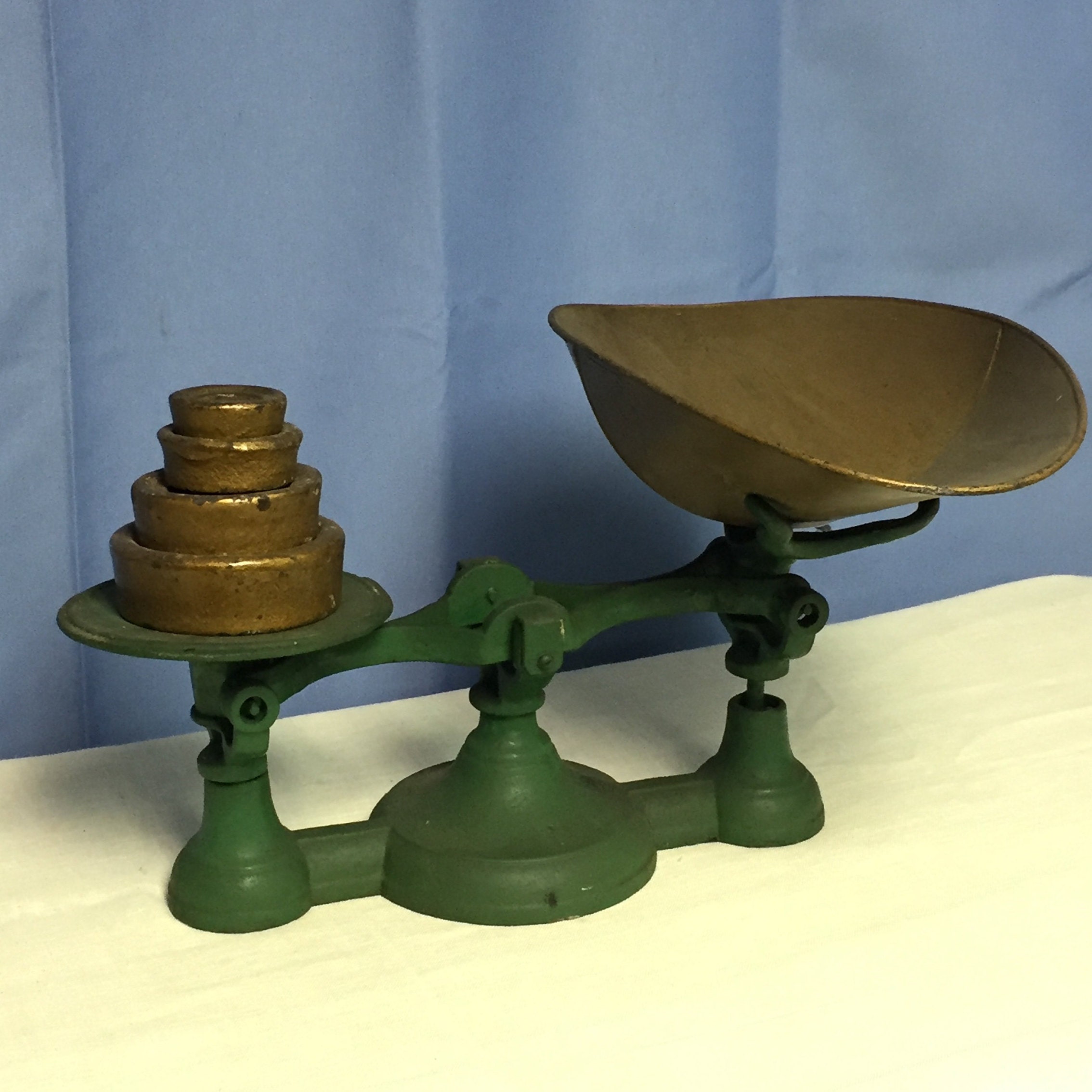 Antique Cast Iron Counter Balance Scale with Weights, General Store Scale, Hardware Scale, Cast