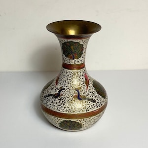 Vaas van messing en email, pauwenvaas, cloisonné-knopvaas