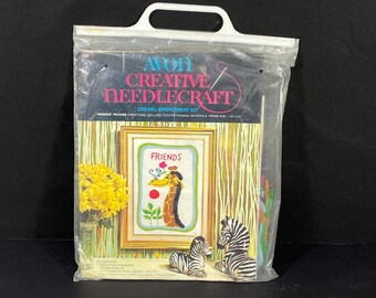 1973 Avon Creative Needlecraft, Crewel Embroidery Kit, "Friends" Giraffe with a Mouse