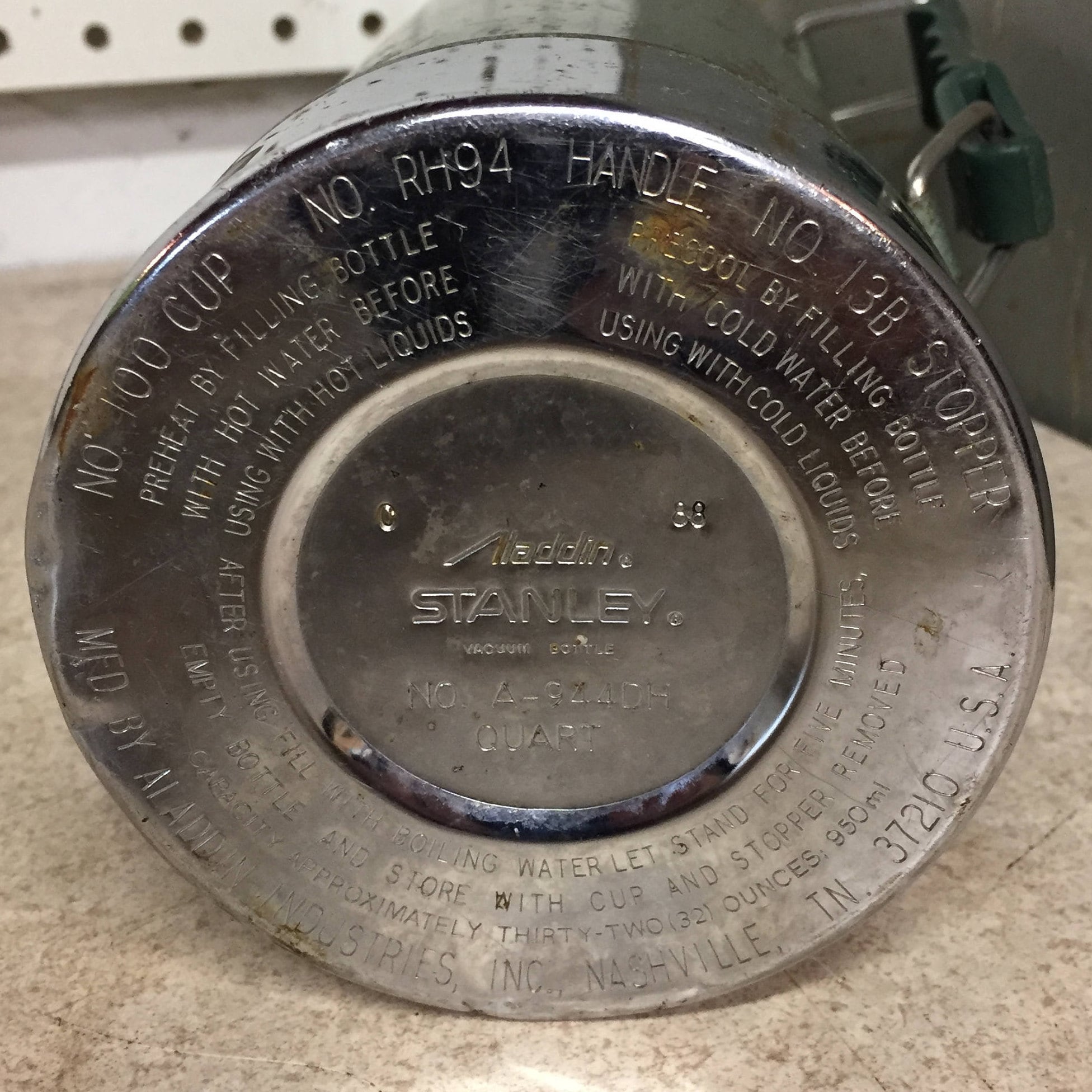 Vintage 1988 Aladdin Stanley Thermos 1 Quart Green Model A_944DH with