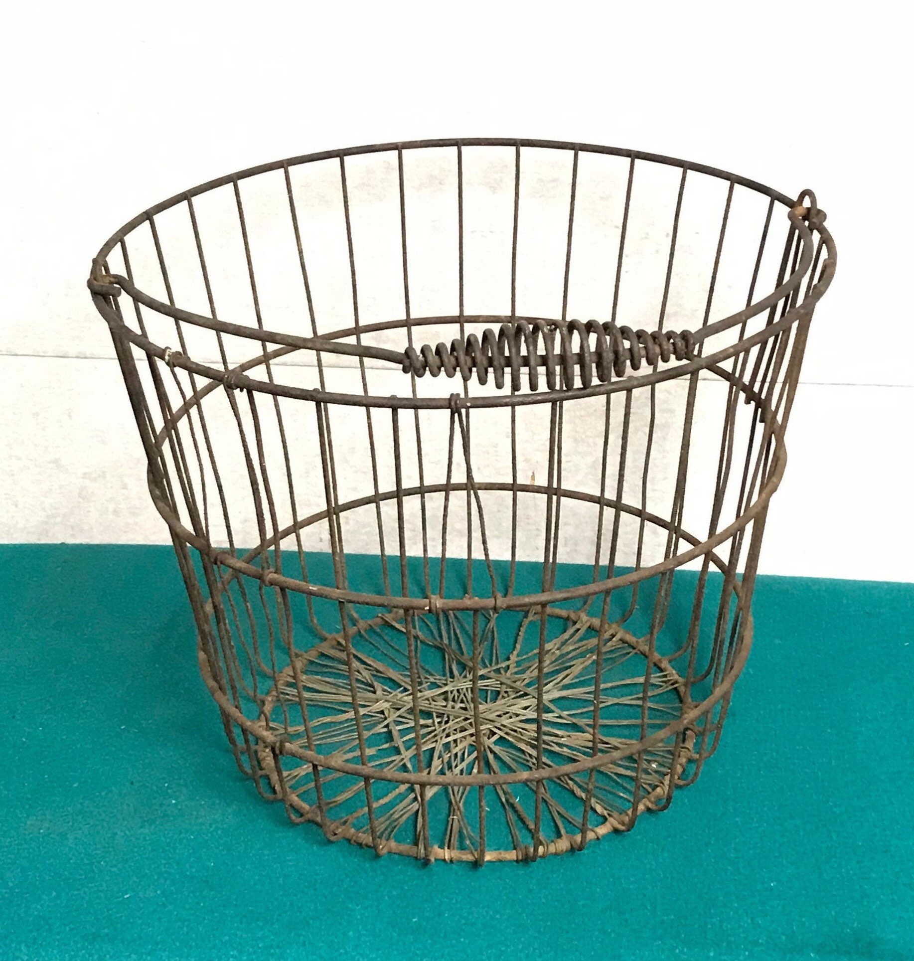 Antique Wire Egg Basket with Wire handle, Primitive Farmhouse Basket