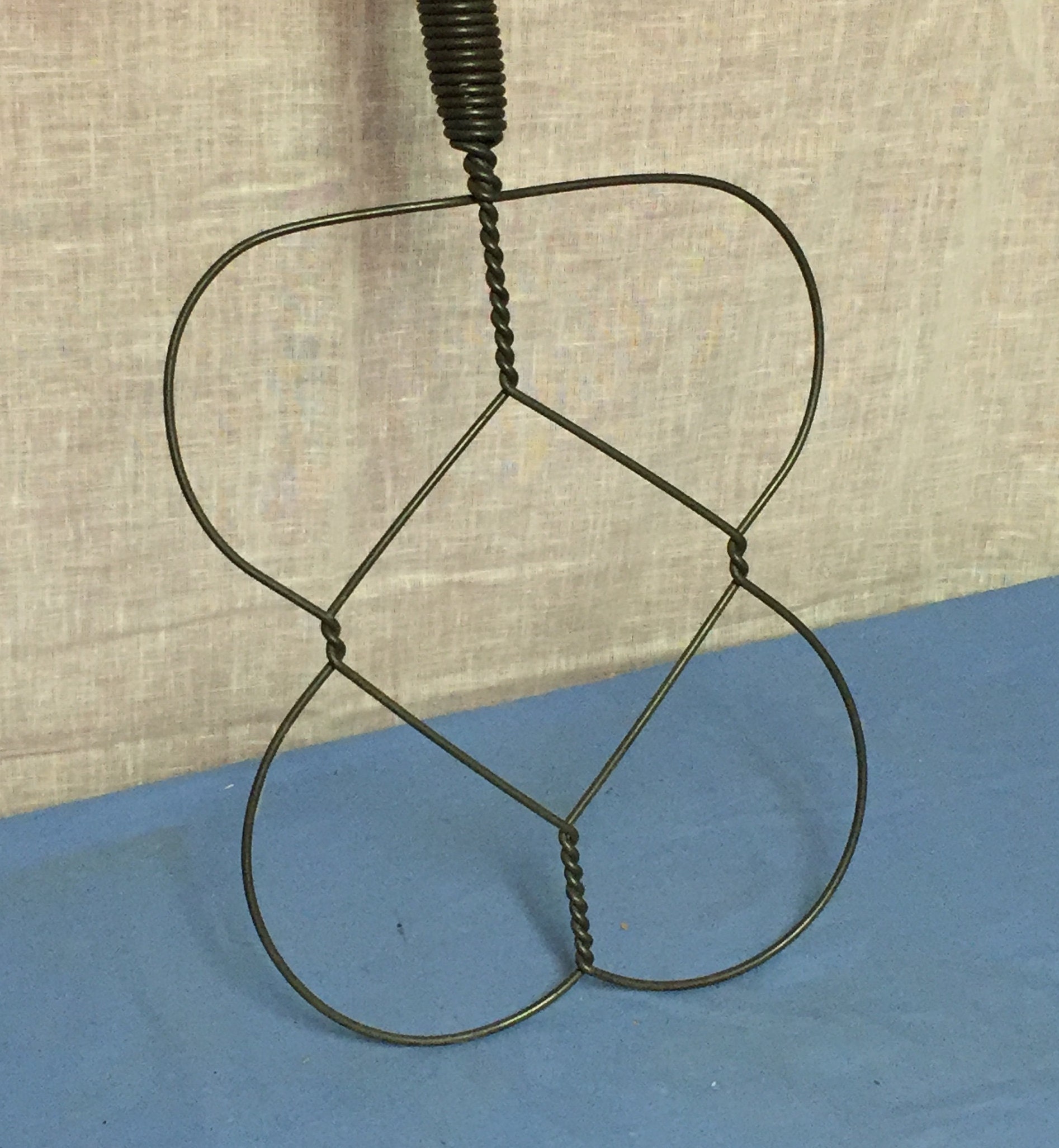 Vintage Twisted Wire With Wooden Handle Rug Beater