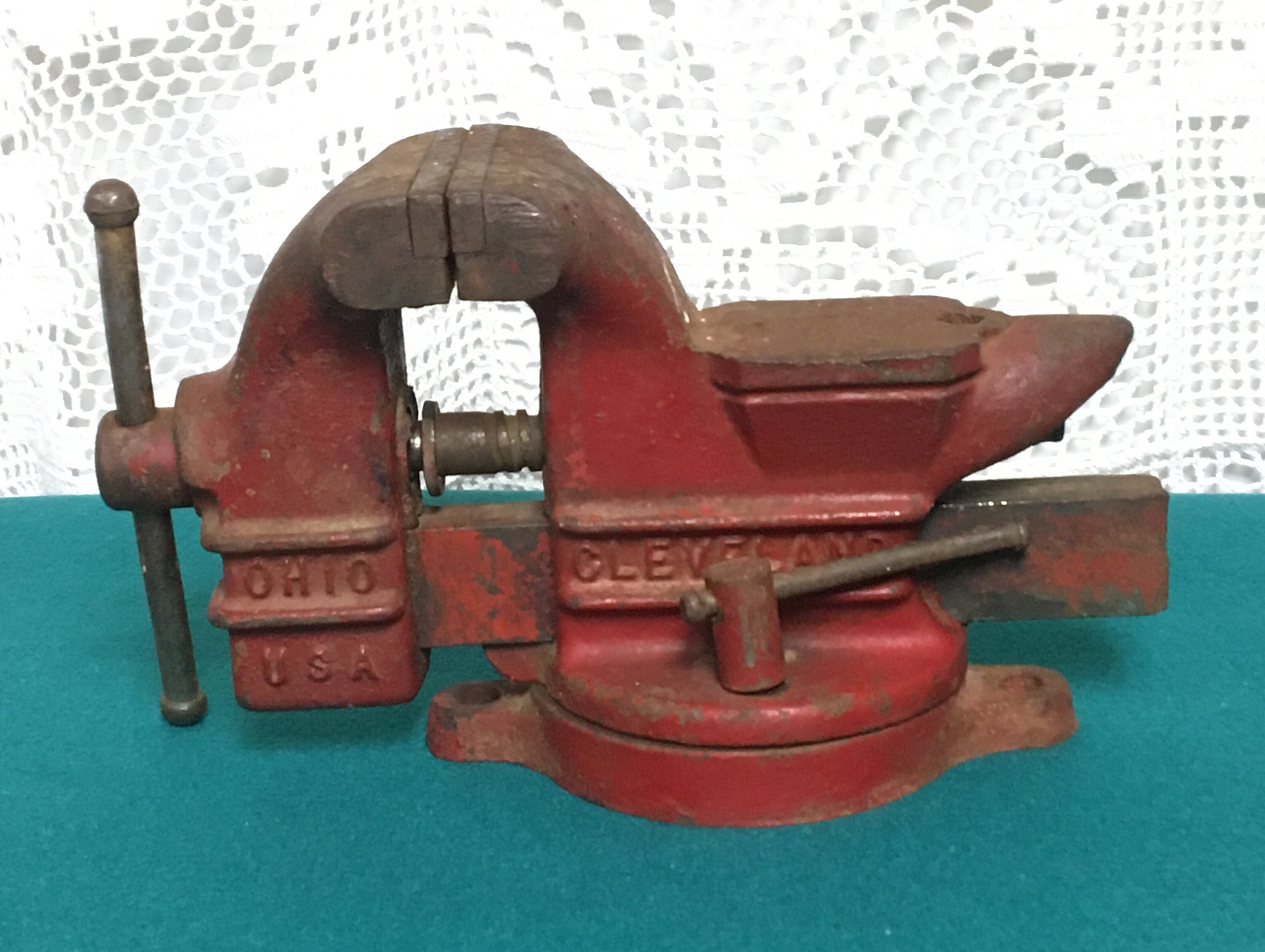 Vintage Red Columbian Swivel Bench Vise with Anvil C 431/2
