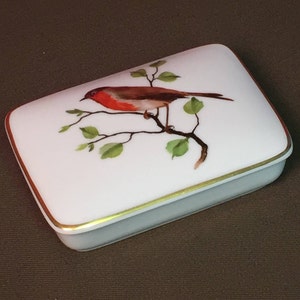 Porcelain Trinket Box, Gefiederte Welt, Rosenthal, Handmalerei, Munchen Germany, Hand Painted Bird image 4