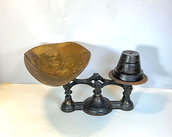 Antique 1930's Cast Iron Counter Balance Mercantile Candy Scales with 4 Weights and Scoop