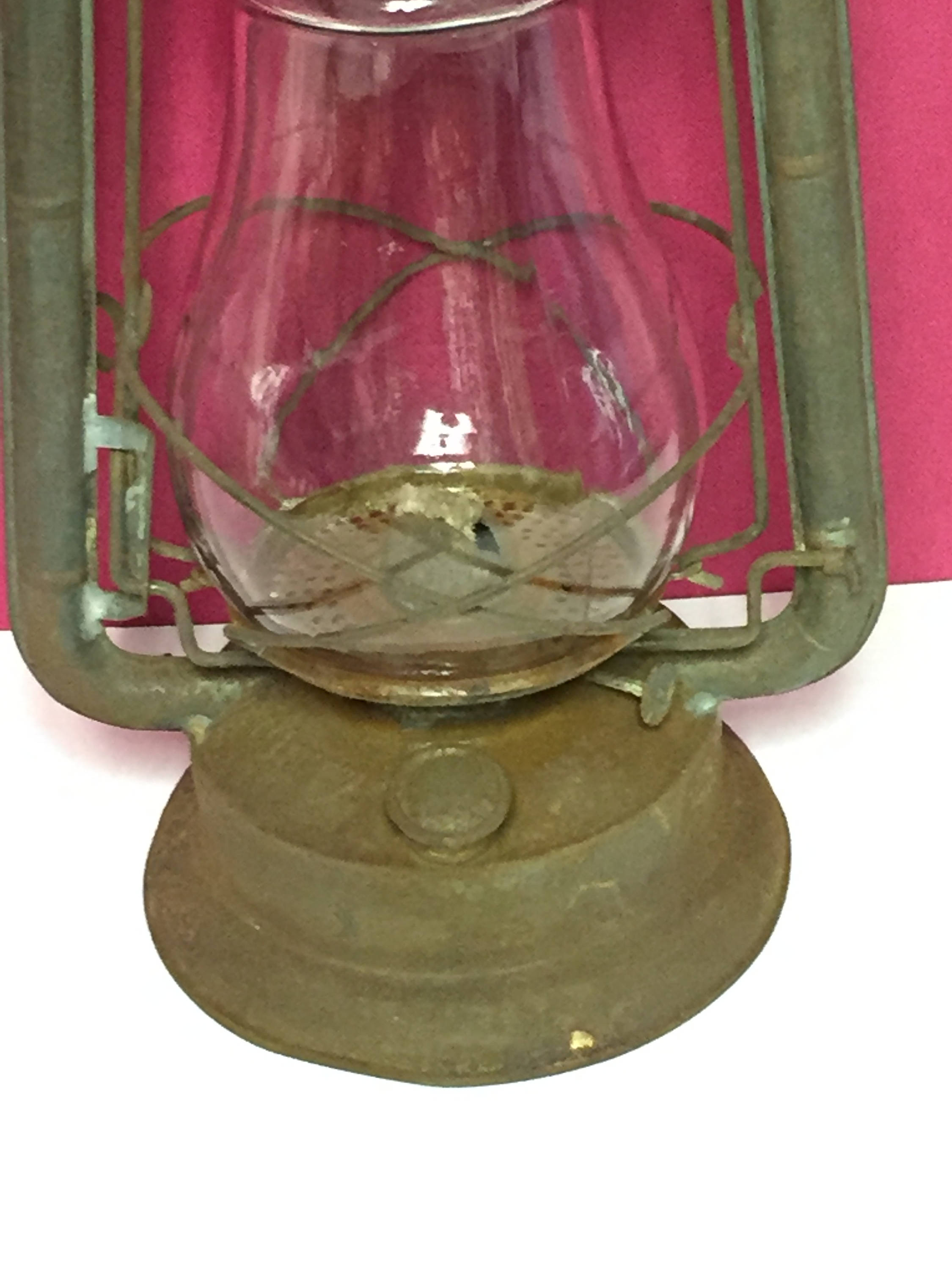 Vintage Dietz Monarch Oil Lantern w/ Glass Globe Kerosene Oil Lantern Railroad Light, Barn