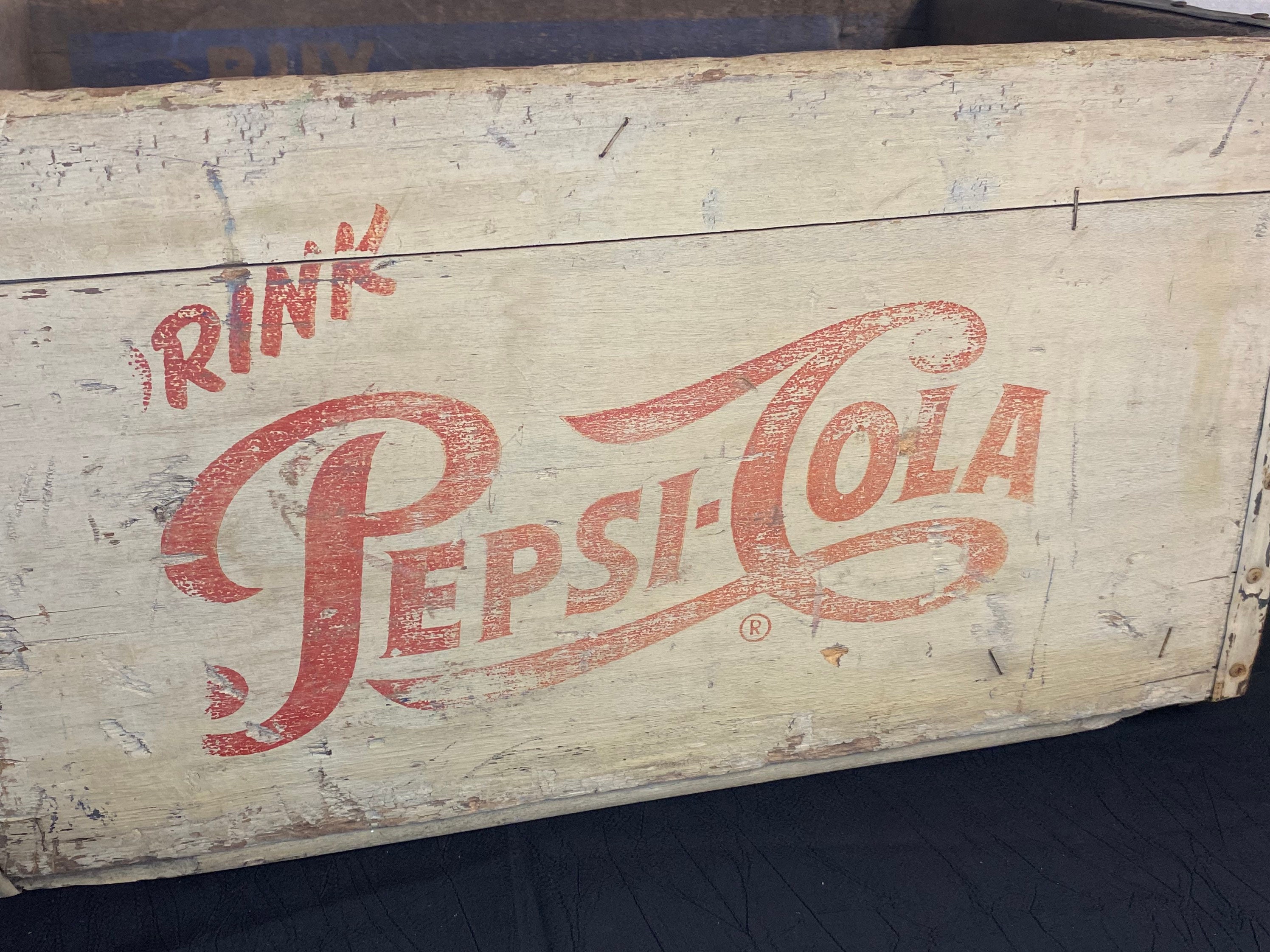 Sedia vintage Pepsi Coke old style in legno vintage Xlab