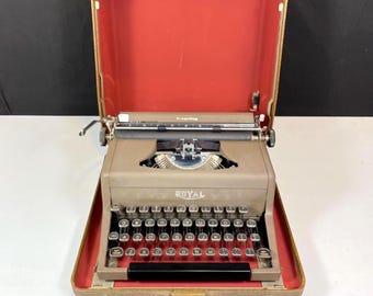 1950 Royal Companion Portable Manual Typewriter with Case, Serial # F197300.2