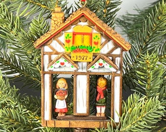 1977 Hallmark Tree Trimmer, Twirl About Ornament, Dutch Boy and Girl
