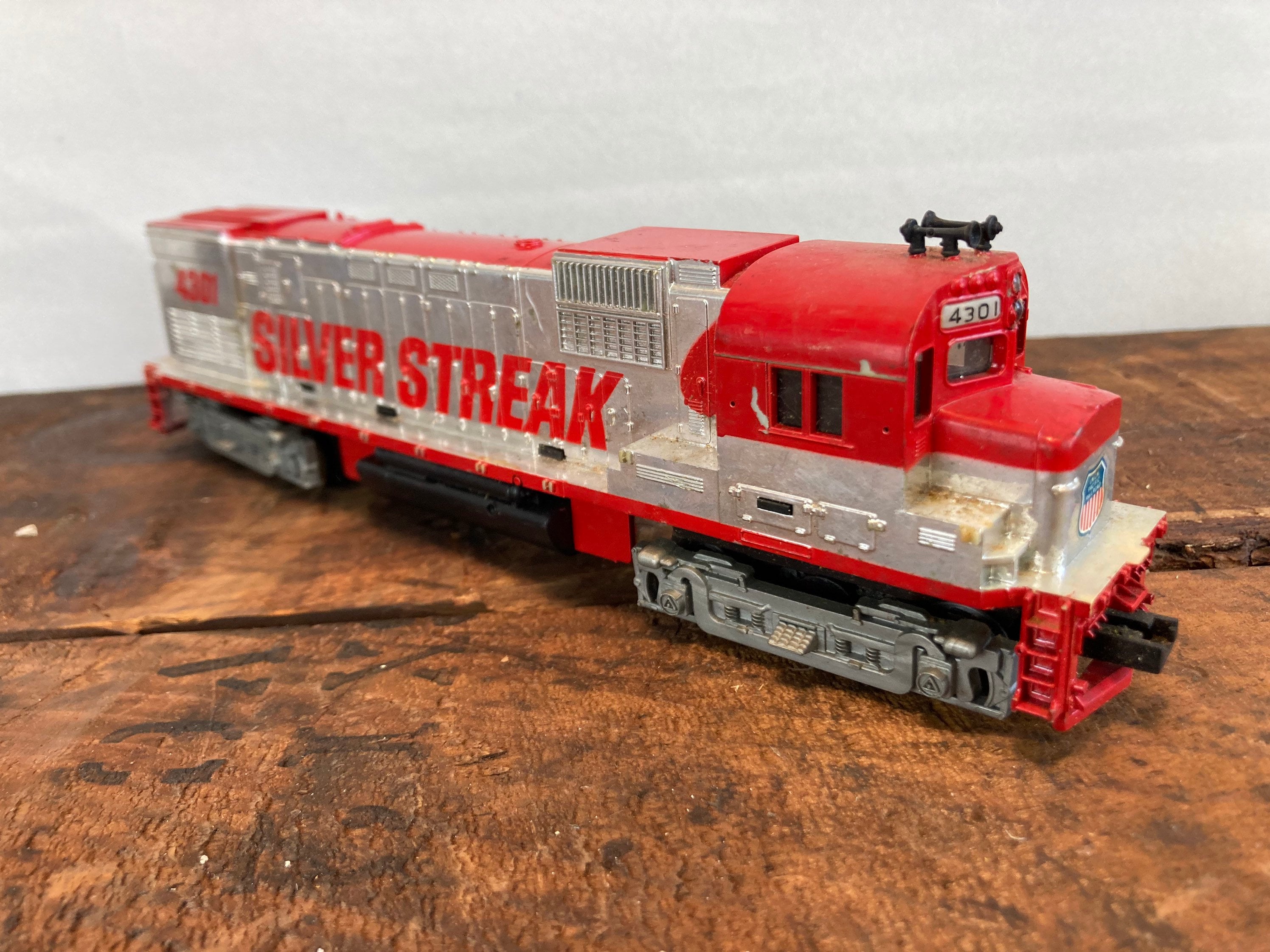 TYCO HO Scale Silver Streak Train Engine