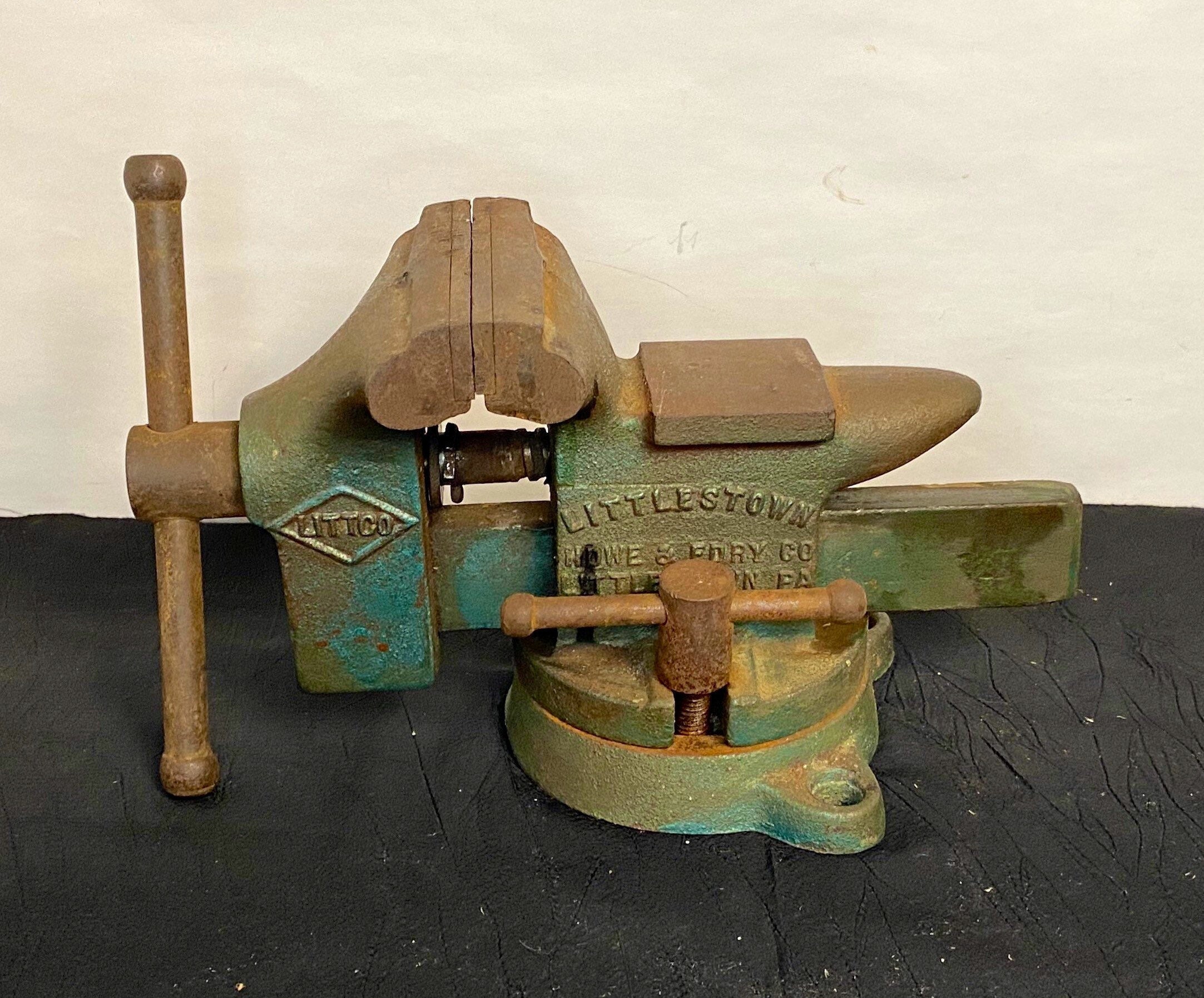 LITTCO Littlestown Howe Foundry No. 112 Swivel Bench Vice With