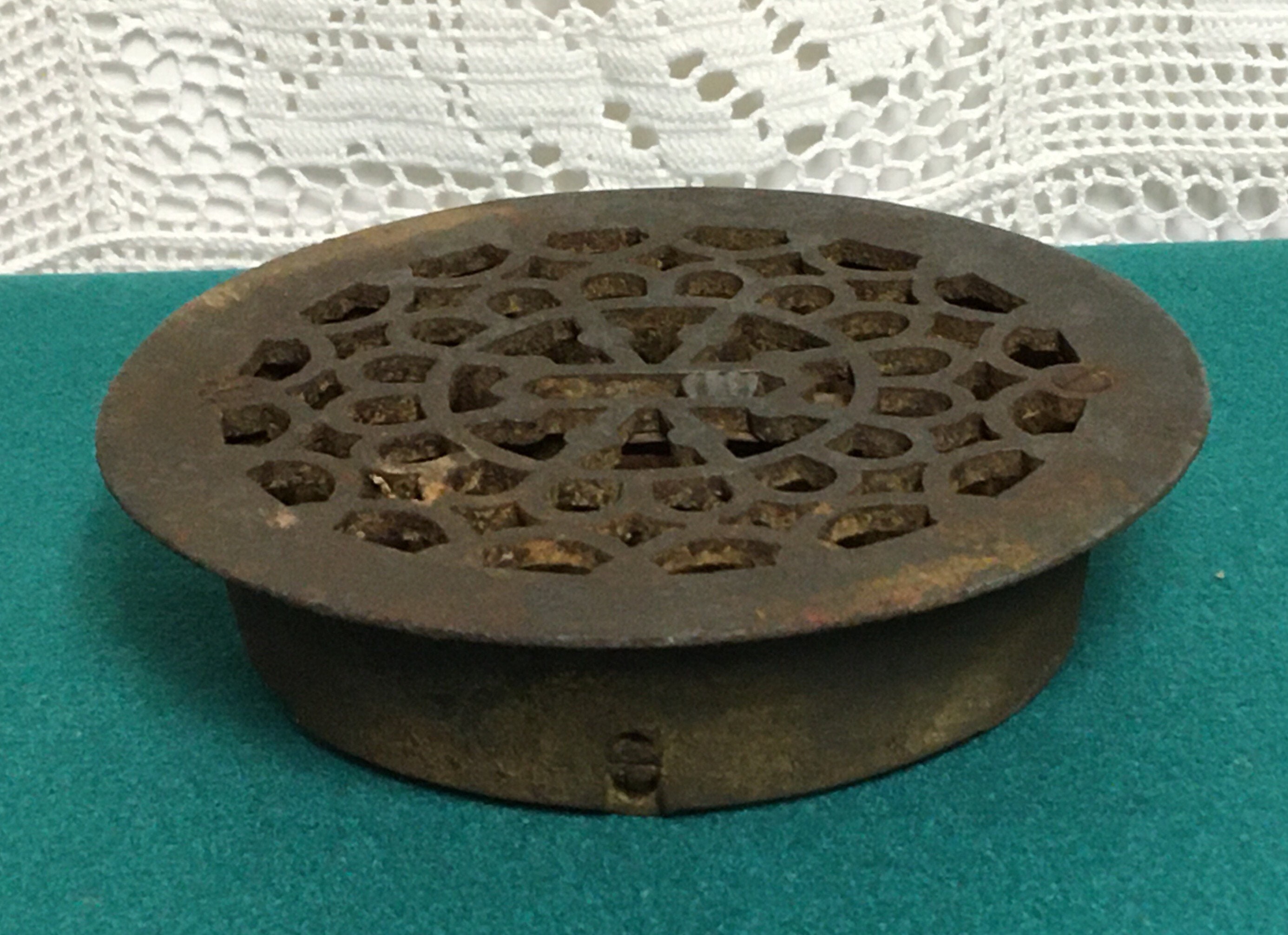 Antique Round Victorian Cast Iron Heating Grate Floor Register, Ornate