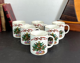 Kashima Christmas Tree Mugs with Ribbon and Holly, Set of 6