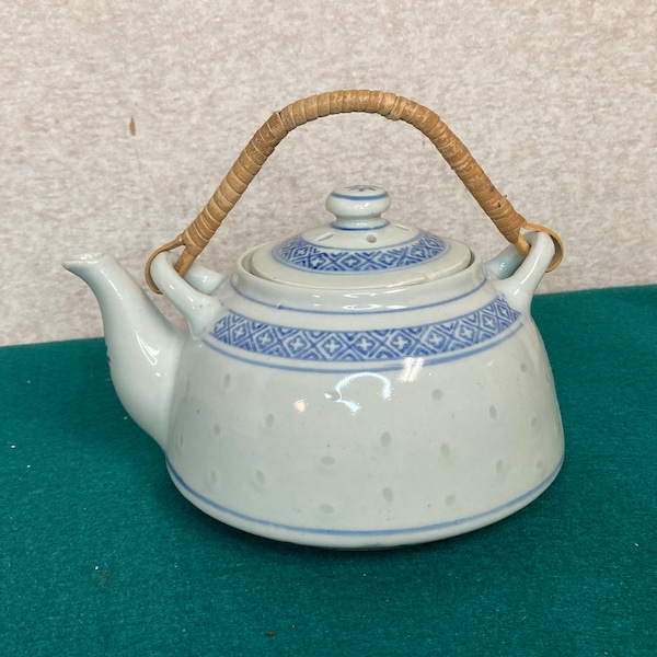 Chinese Rice Grain Porcelain Teapot and Six (6) Cups, JingDeZehn Blue and White Tea Set, Chinese Teapot, Ceramic Teapot