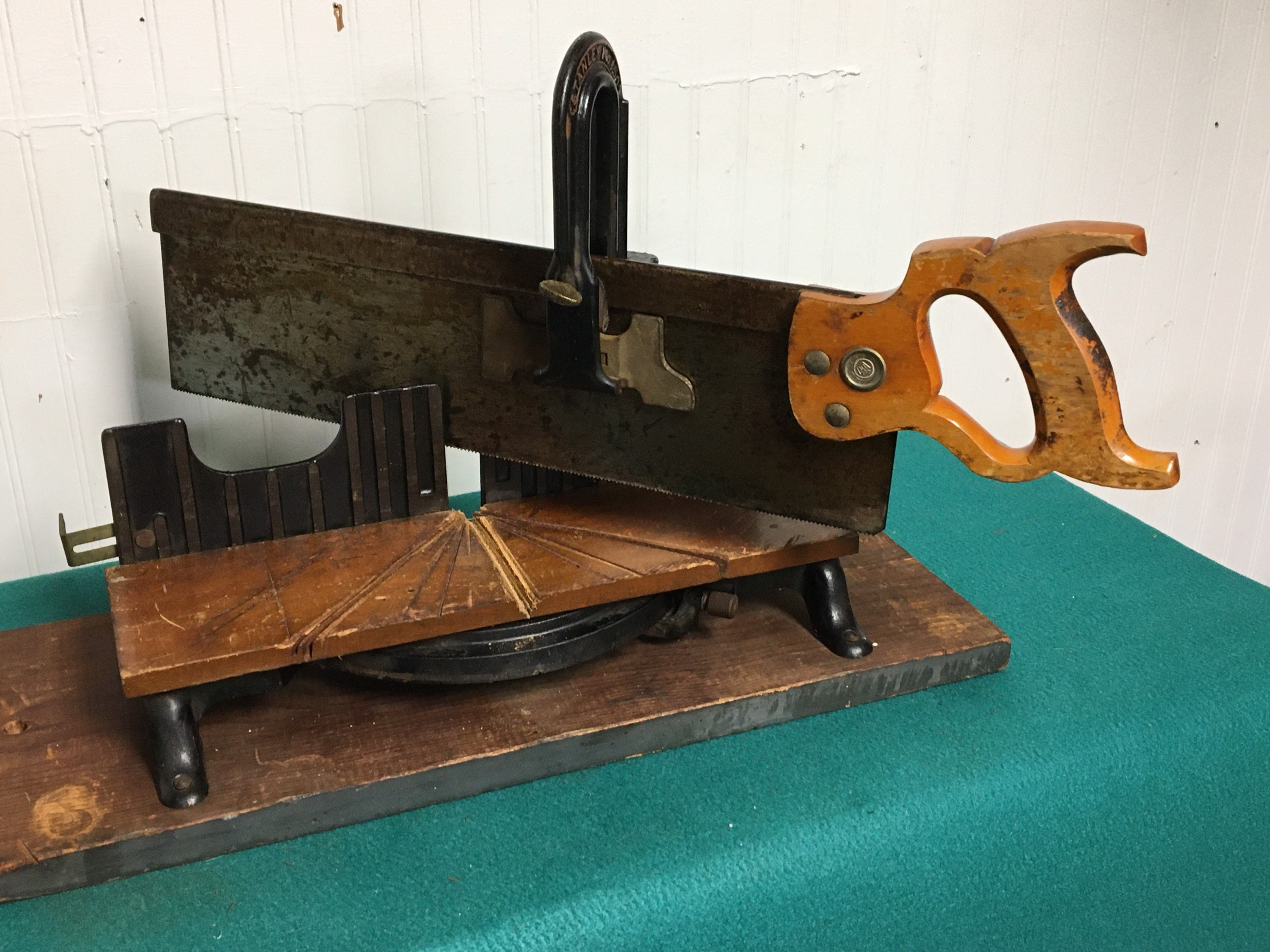 Antique Stanley No. 150 Cast Iron Miter Saw Miter Box, Carpenter Trim saw