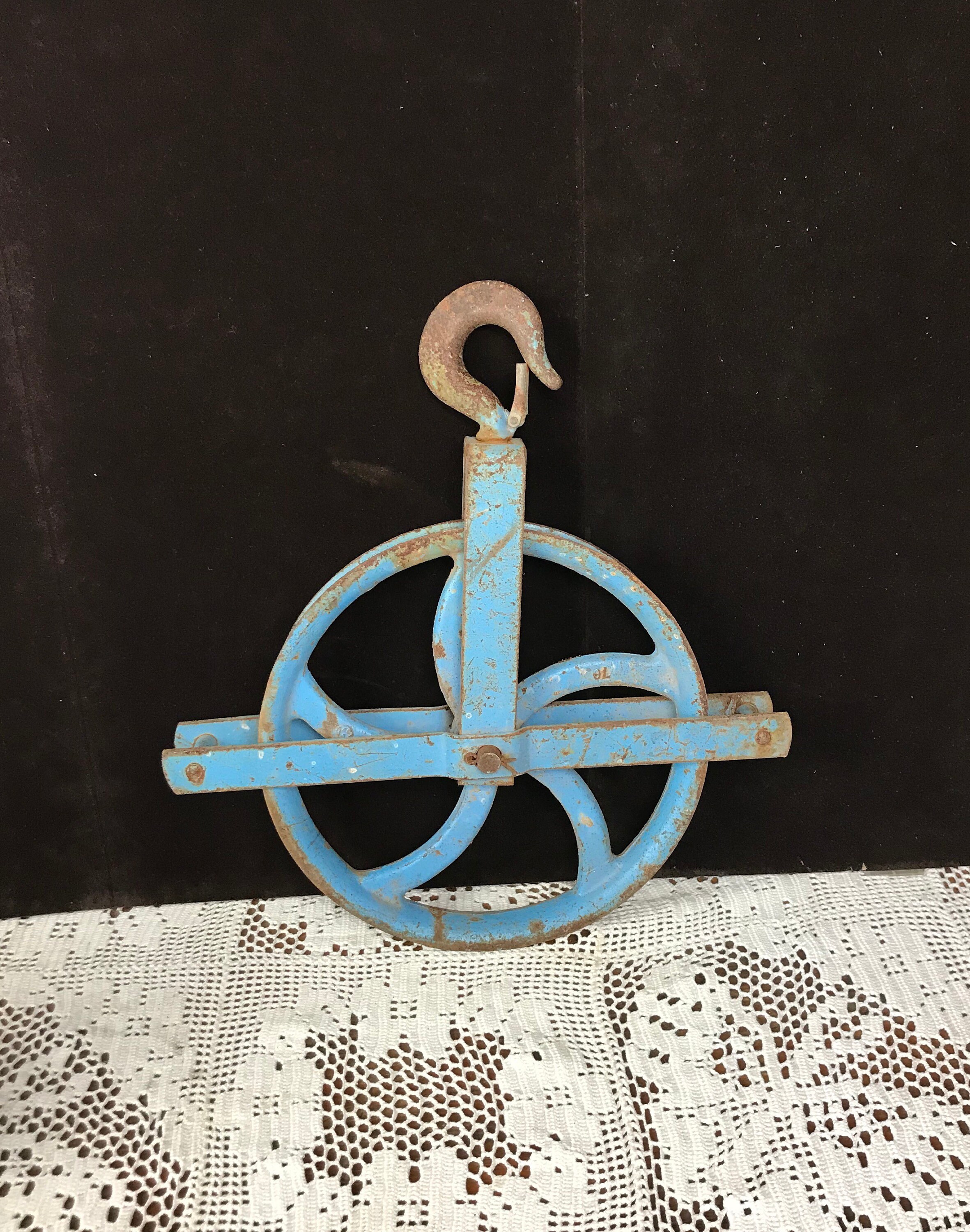 Antique 12 Iron Well Bucket Pulley with Hook, Shabby Blue Wash Line
