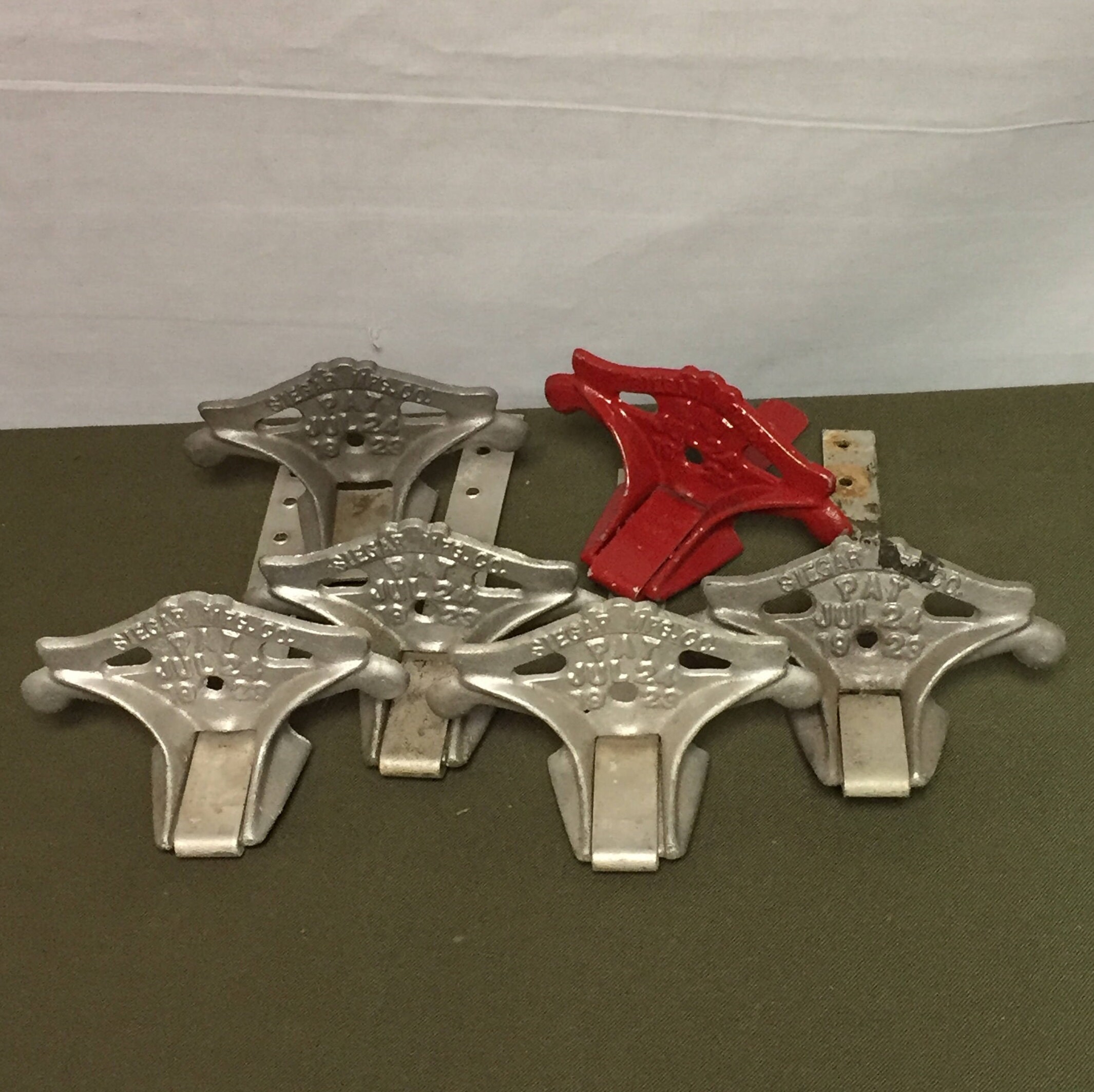 Lot of 6 Architectural Metal Roof Snow Guards Siegar Mfg. Co. Snow