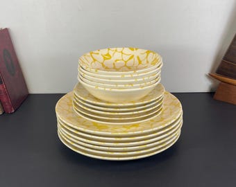 Yellow Clover Royal USA, Set of 16 Dishes, 6 Dinner Plates, 5 Salad Plates, 5 Bowls