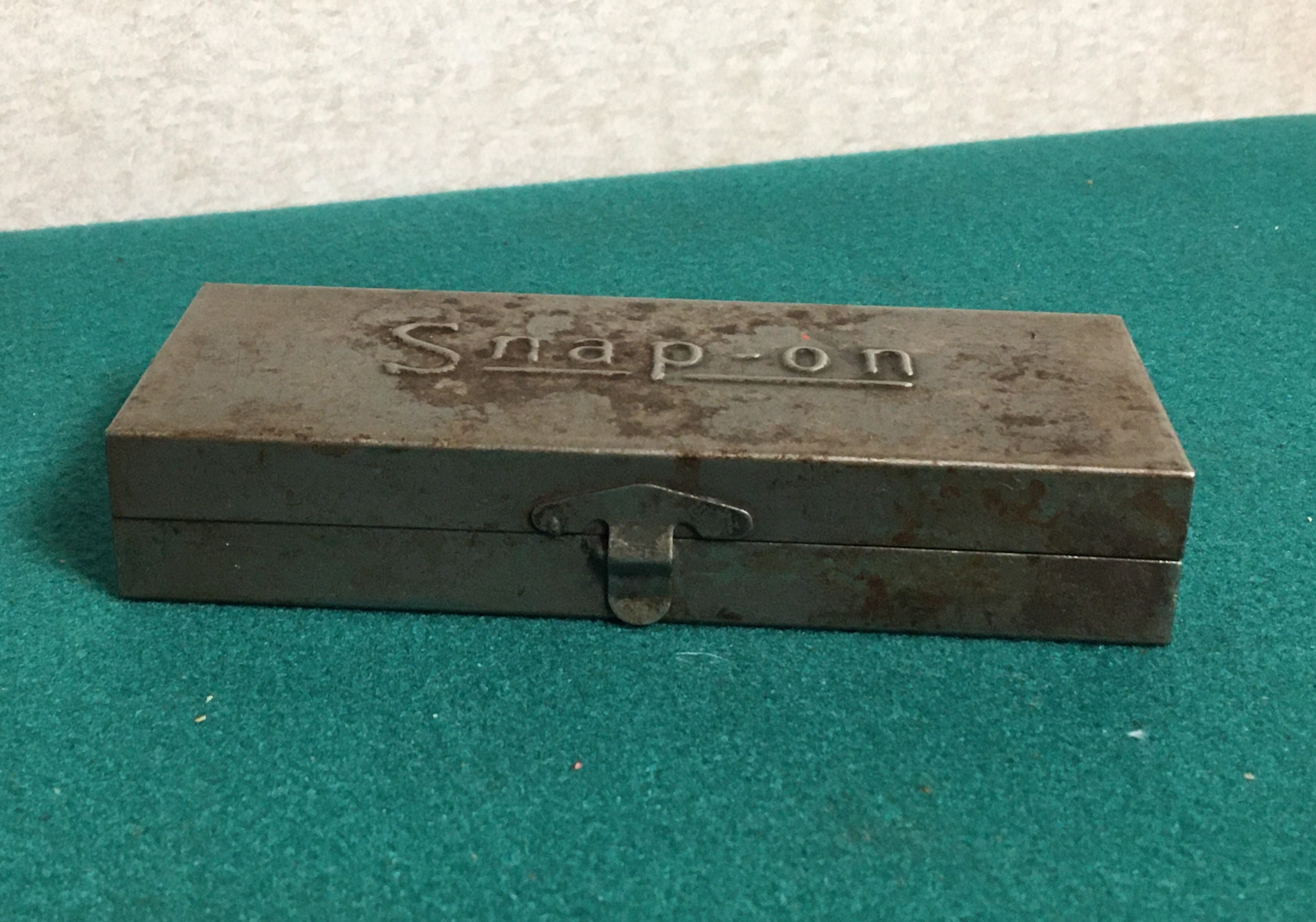 Vintage SNAPON Socket Set Steel Case Box with Hinged Lid