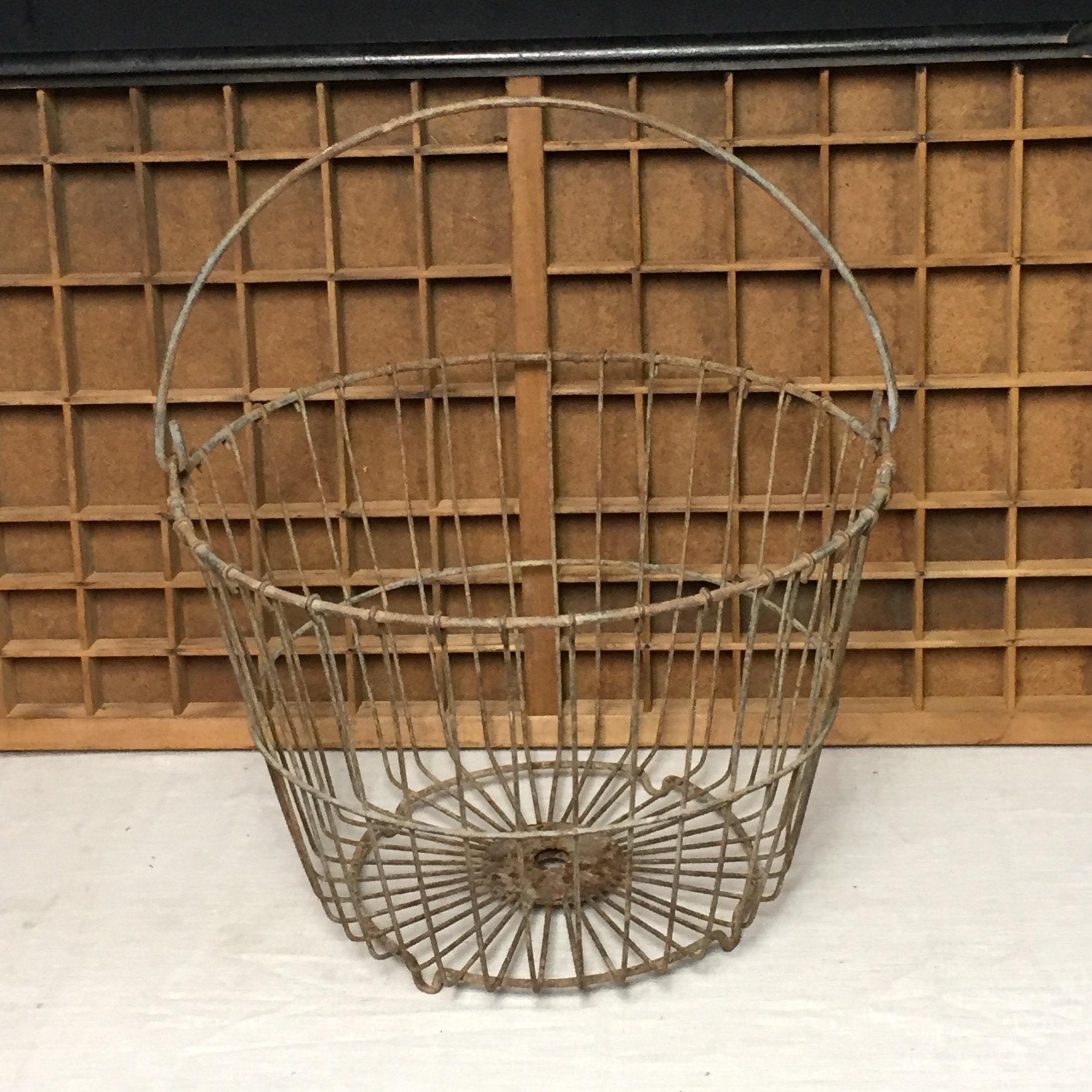 Antique Metal Wire Egg Basket with Wire handle and Footed Bottom