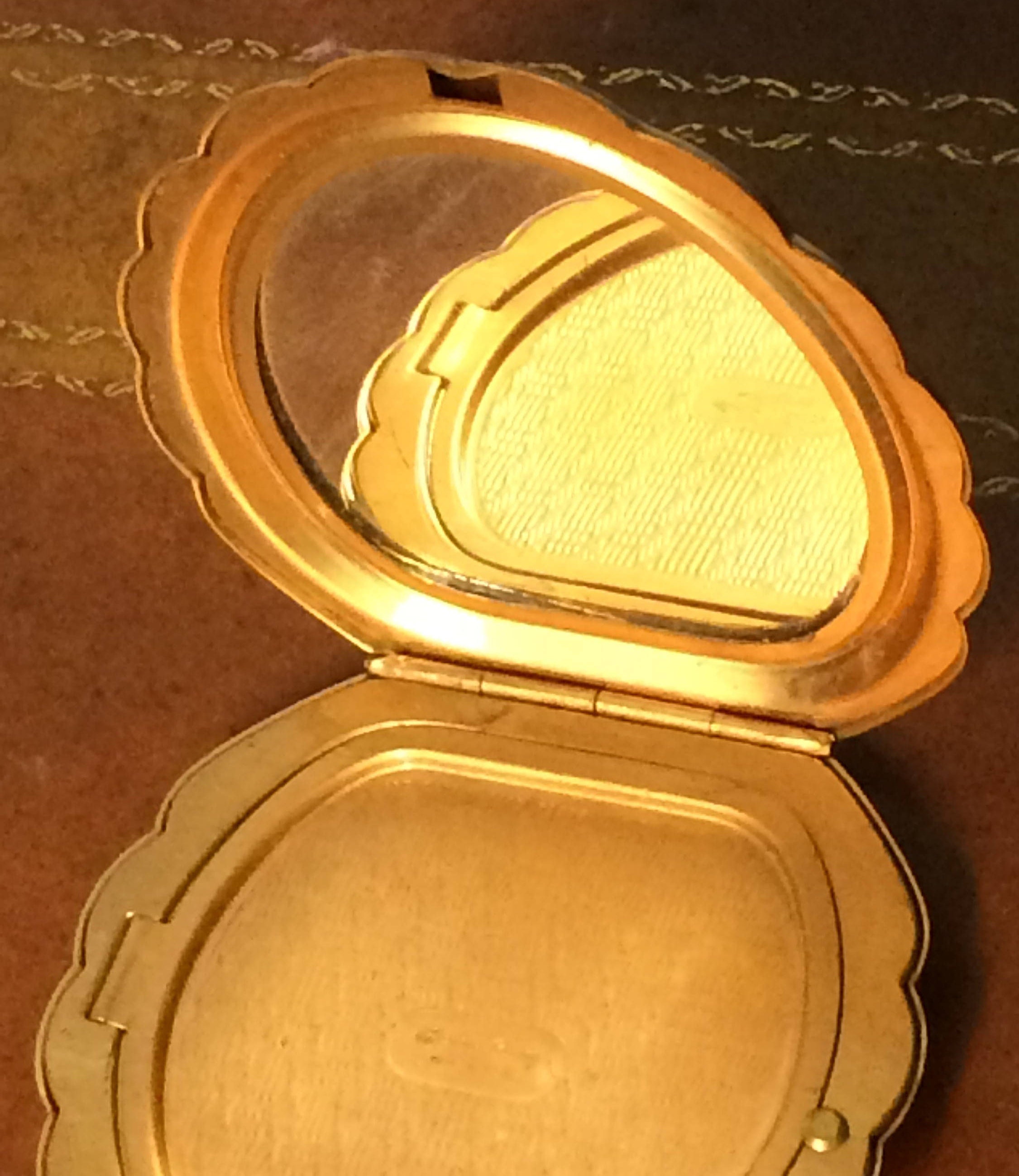 Vintage Gold Tone, American Beauty Mirror Compact