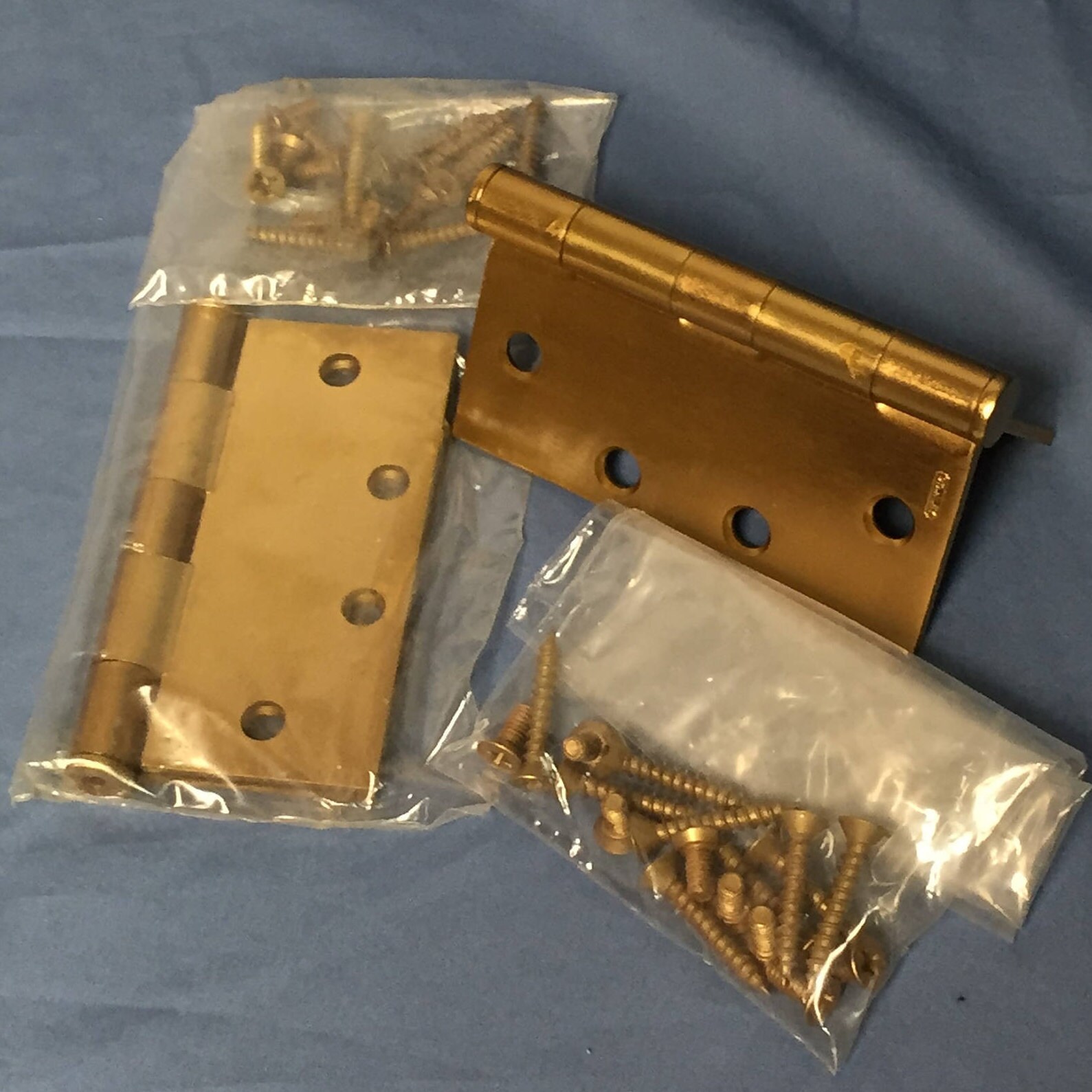 New STANLEY F179 Heavy Duty Satin Brass Door Hinges 4.5 x 4.5, Square