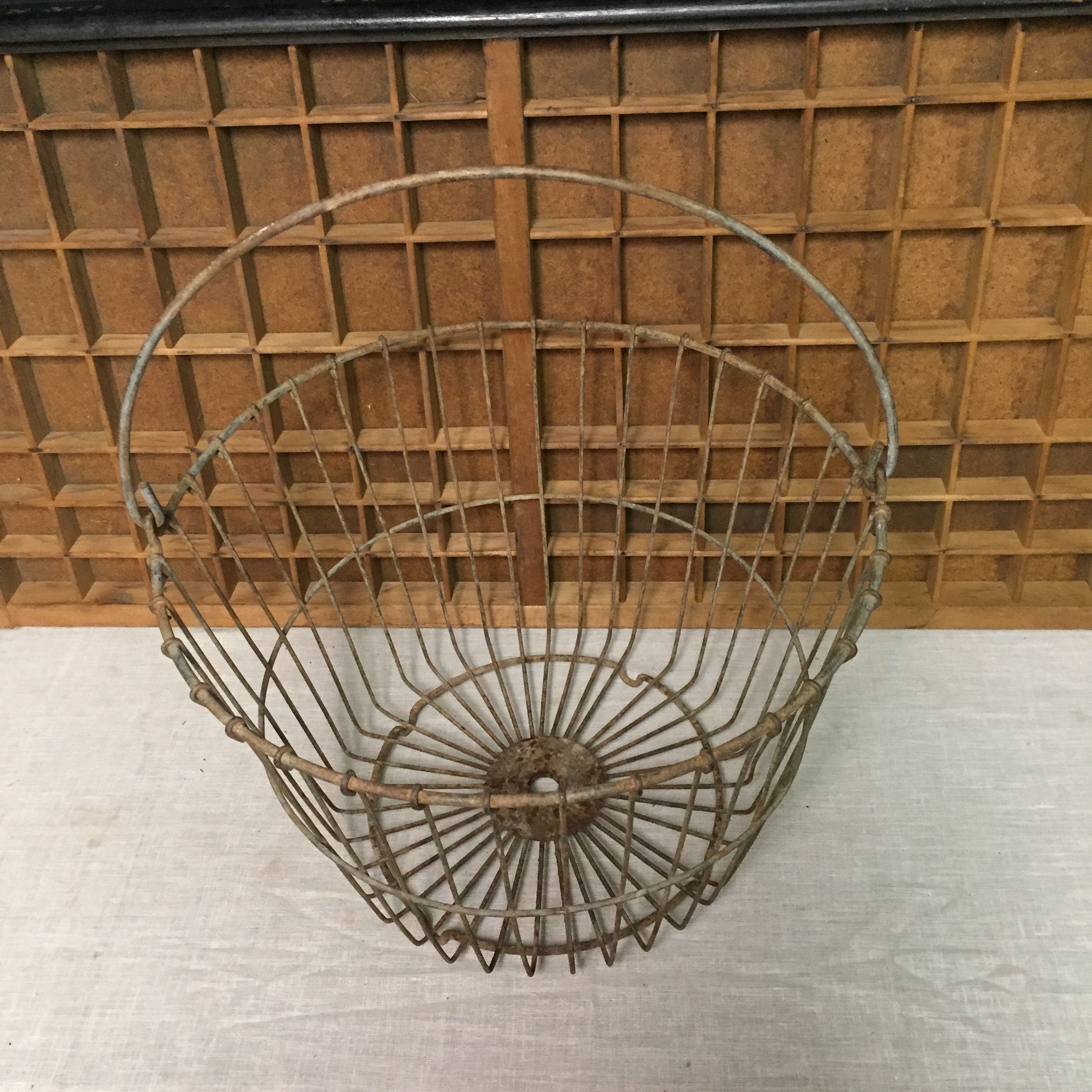 Antique Metal Wire Egg Basket with Wire handle and Footed Bottom