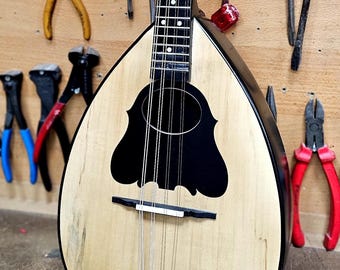 Bandolim Original | Bandolim Tradicional Grego Artesanal com Fundo Plano