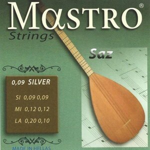 Può includere: Immagine di un Saz, uno strumento a corde a manico lungo, con corpo e manico in legno. L'immagine mostra anche una scatola con testo che indica le specifiche delle corde, tra cui "0,09 SILVER". Il marchio "MASTRO" è visibile.