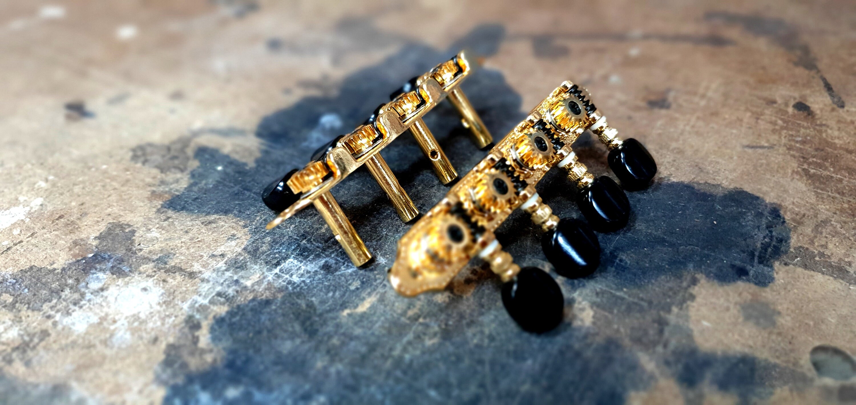 Bouzouki Tuners | Grover Type Professional Bouzouki Tuners Gold & Black Button