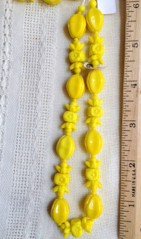 Jewelry Making & Beading Beads Vintage Czech Flowers Pods Opaque Yellow