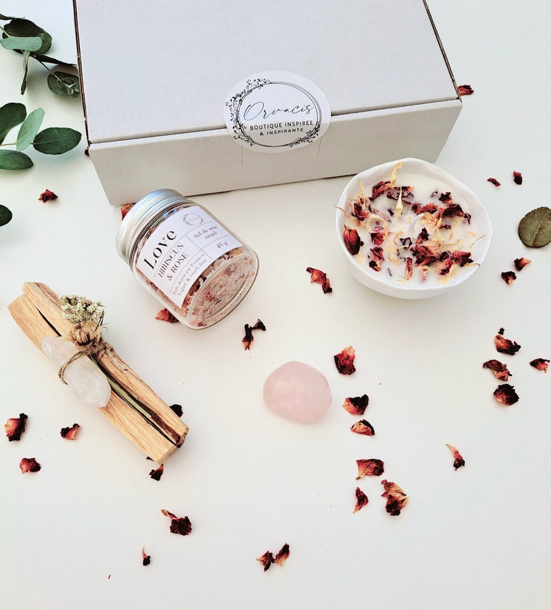 Coffret cadeau pour femme Harmonie, sel de bain parfumé à la rose, bougie naturelle fleurie fait main, pierre roulée de quartz rose image 1