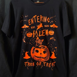 Entering Salem Trick Or Treat - Unisex Tee