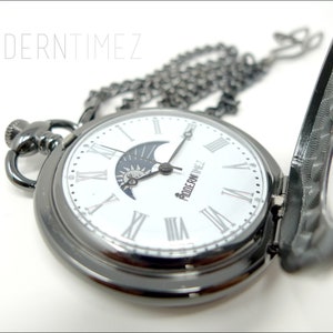 Maanfase zakhorloge, gepersonaliseerd zakhorloge, huwelijkscadeau, Valentijnsdag cadeau, vriendje cadeau, echtgenoot cadeau.