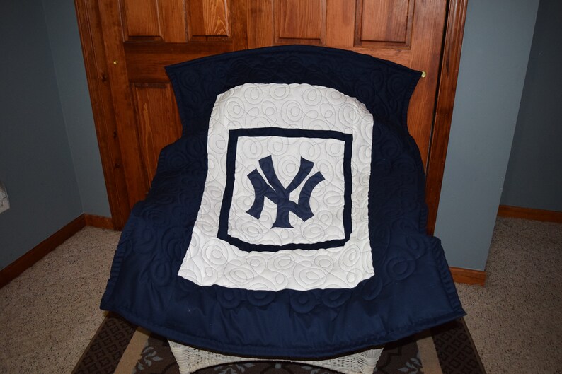 Custom made New Baby Crib Quilt m/w NY Yankees Fabric
