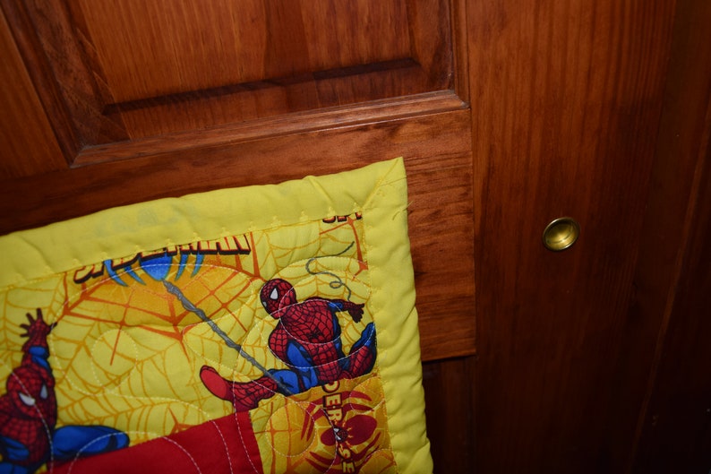 New Spiderman Applique Log Cabin Baby Quilt *Double Batting*