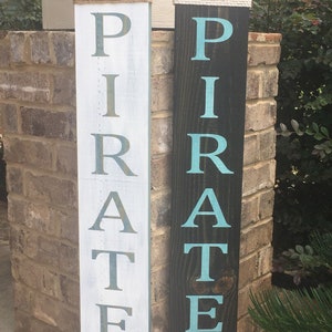 Pirate Welcome Sign - Welcome - Pirate sign - Welcome sign with Jolly Roger- Wooden Beach home sign - Pirate wooden sign - Wood Pirate sign