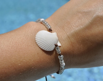 Calico Scallop Seashell Bracelet: Beaded South Florida Jewelry