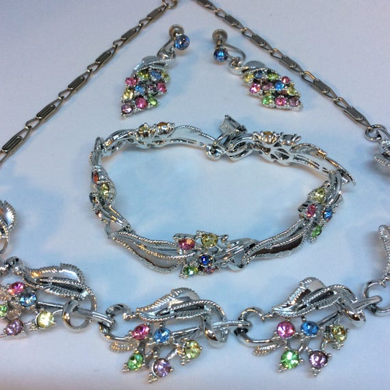 Vintage Rhinestone and Silver Tone Earring /& Necklace Set