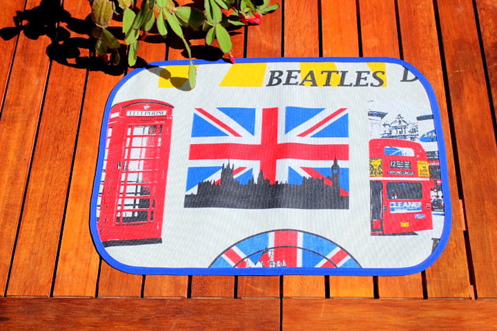 London Vinyl Placemat Set of 4 Retro Placemat Oval Oilcloth Etsy