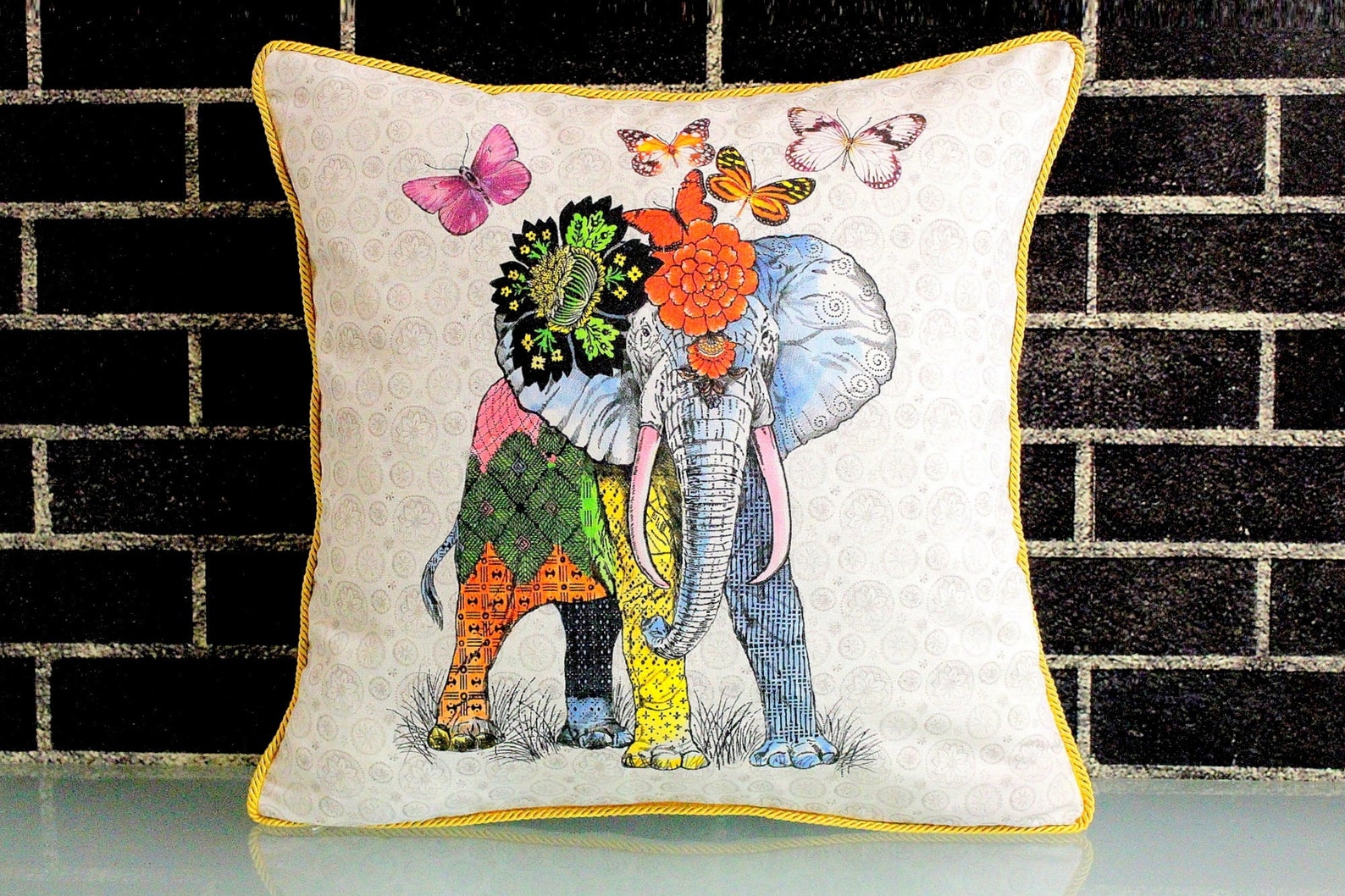 Elefante y / o rinoceronte almohada cubierta pintado tirar | Etsy