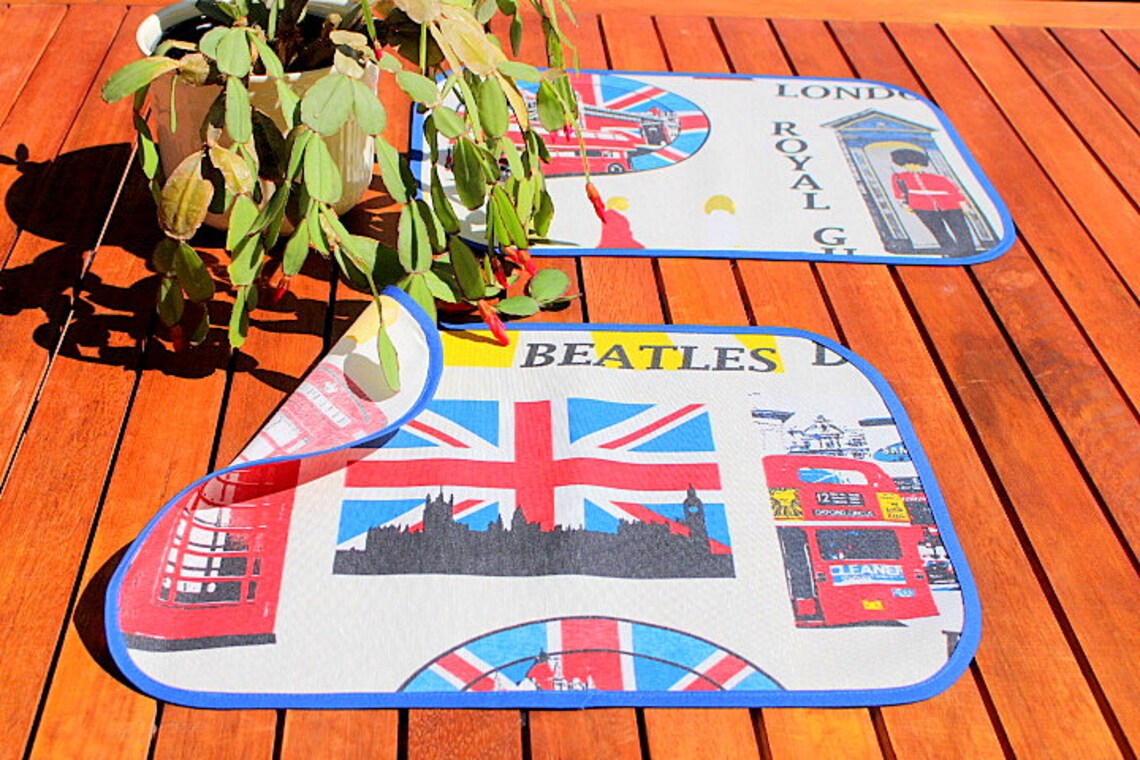 London Vinyl Placemat Set of 4 Retro Placemat Oval Oilcloth Etsy