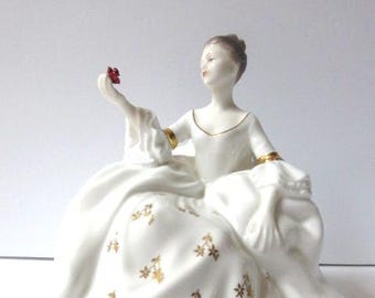 Royal Doulton My Love HN 2339, 16 cm de alto, en perfecto estado, sin desconchones, arañazos, reparaciones ni craquelado.