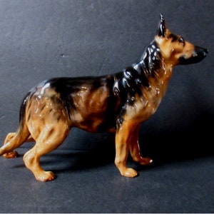 Royal Doulton Dog German Shepherd Ch. 'Benign of Picardy' med. size 6x8-1/2 Mint condition image 1