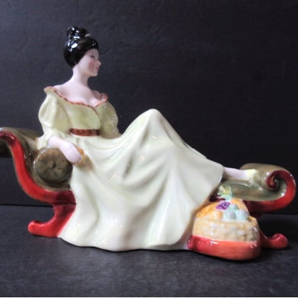 Royal Doulton At Ease HN 2473   6" tall   Mint condition, no chips, scratches, repairs or crazing