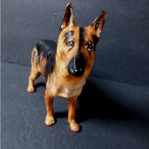 Royal Doulton Dog German Shepherd Ch. 'Benign of Picardy' med. size 6x8-1/2 Mint condition image 3