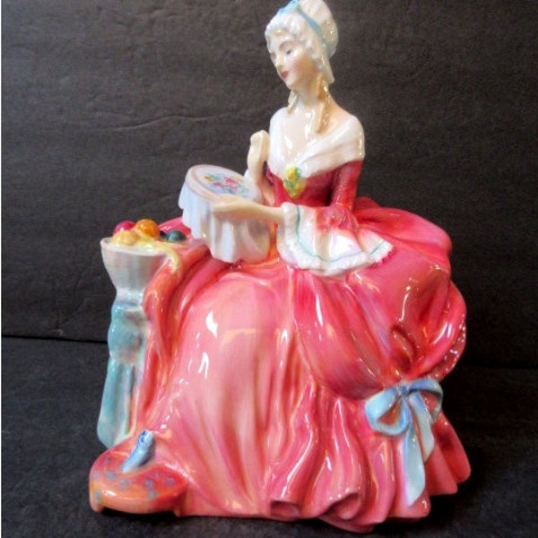 Royal Doulton Penelope HN 1901 7" de hauteur État neuf, pas de puces, rayures, réparations ou craquelures.