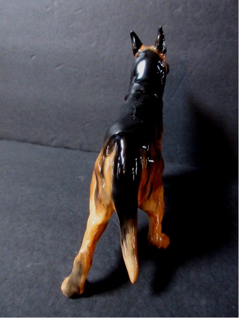 Royal Doulton Dog German Shepherd Ch. 'Benign of Picardy' med. size 6x8-1/2 Mint condition image 4