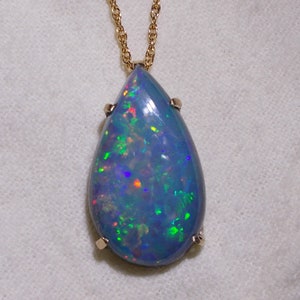 Opal Pendant in 14K Yellow Gold