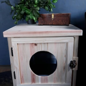 Rustic Cedar Kitty Litter Cabinet Front Entry - Standard Unfinished